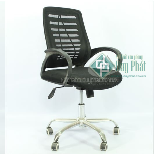 Ghế chân xoay văn phòng vô cùng tiện lợi của sản phẩm thanh lý bàn ghế văn phòng Mê Linh
